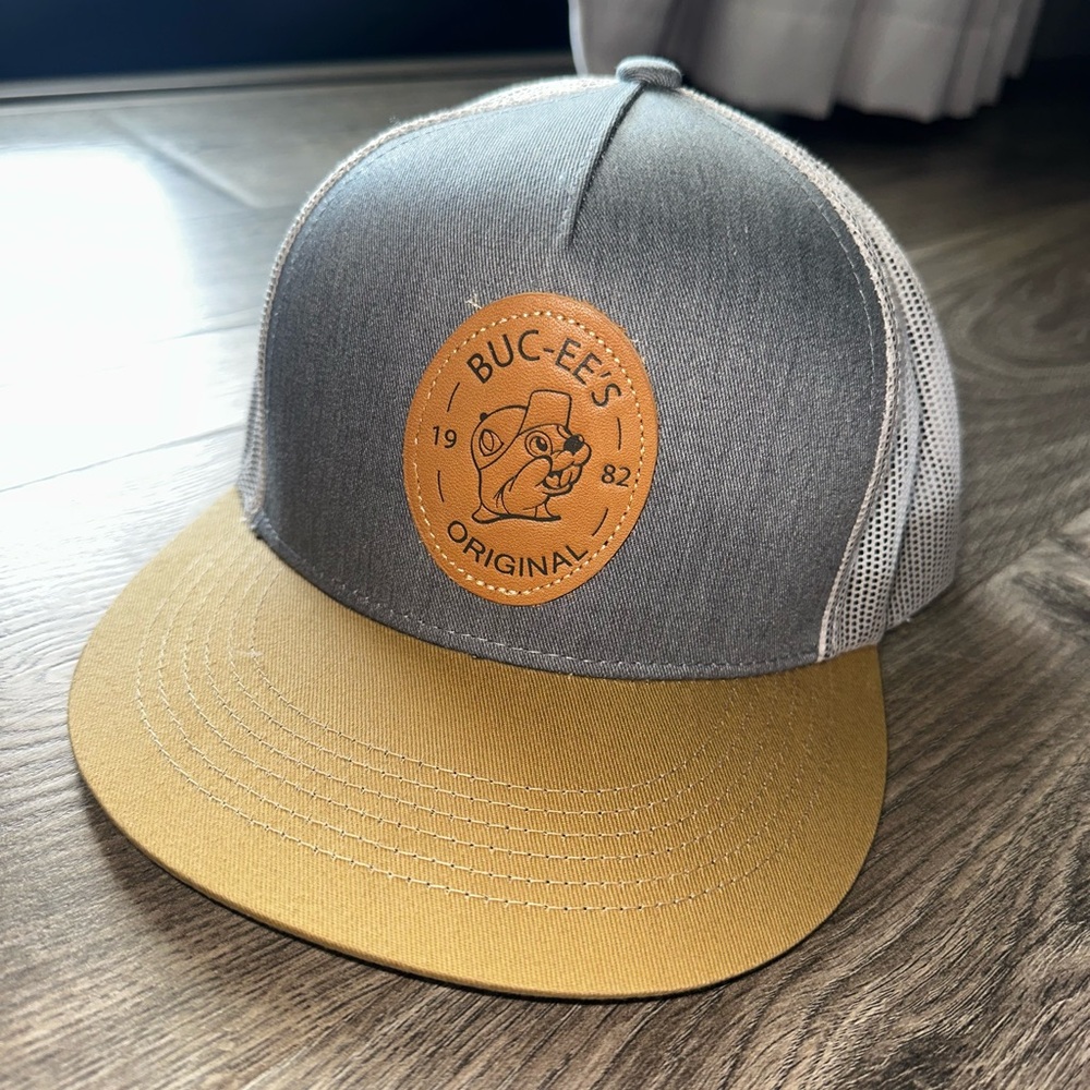 New Buc-ee's Gray and Tan Trucker Hat